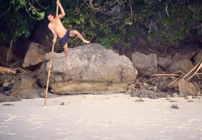 George i-a scris Andreei "te iubesc" pe nisip