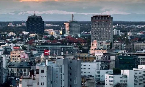 Fenomen rar în Capitală: Munţii Carpaţi sunt vizibili din centrul oraşului   jpeg