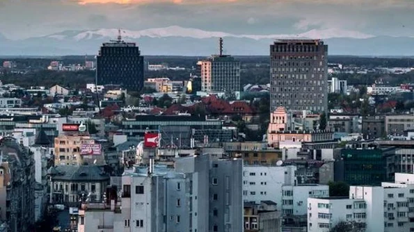 Fenomen rar în Capitală: Munţii Carpaţi sunt vizibili din centrul oraşului jpeg