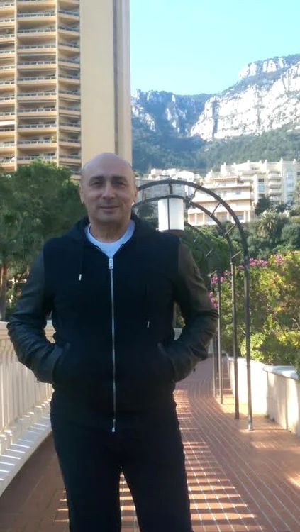 Solistul, îmbrăcat