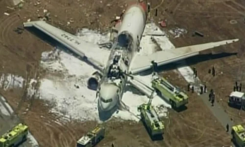 Avionul prăbuşit în San Francisco jpeg