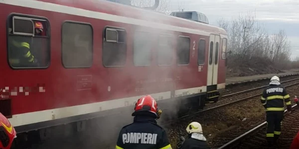 Incendiu tren Dâmbovița. FOTO ISU Dâmbovița
