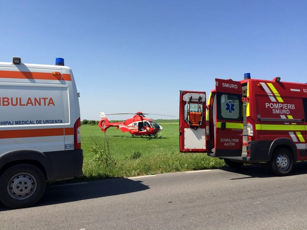 Desfăşurare de forţe pentru salvarea celor patru victime. Foto: SMURD Galaţi