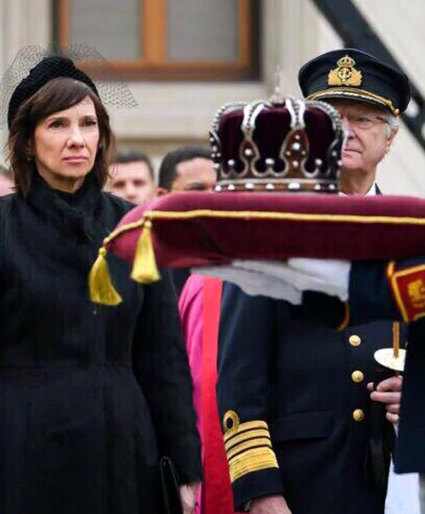 Carmen Iohannis satena jpeg