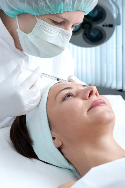 
    Medicul Dana Miricioiu îţi spune ce influenţă are  frigul asupra tenului şi cum poţi preveni problemele  