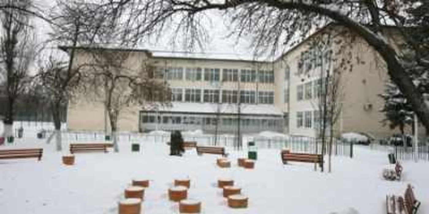 Profesorii nu au putut să ajungă la şcolile unde predau