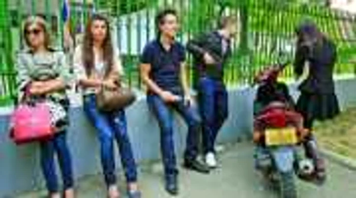 Elevii preferă ținutele de stradă