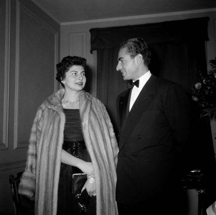 Șahul Iranului Mohammad Reza Pahlavi și Regina Soraya GettyImages 1994780896 jpg