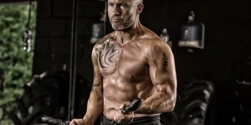 01 Scott Harrison foto Instagram png