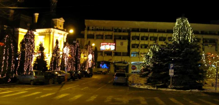 Cele mai frumoase instaţii au fost montate în Piaţa Revoluţiei 