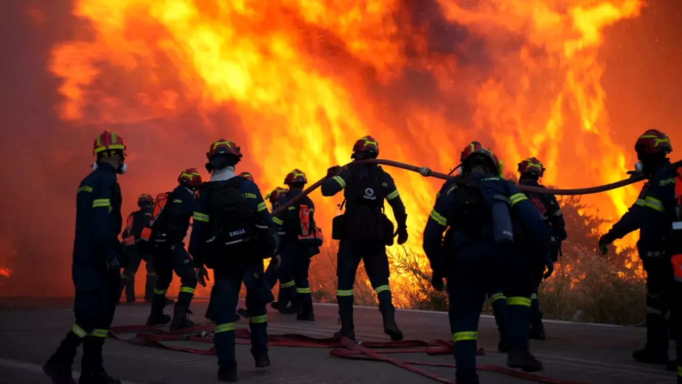 Incendii puternice pe insula Chios FOTO: X