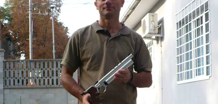 Arad: PORTRET / Gheorghe Pop încarcă armele pentru medalii