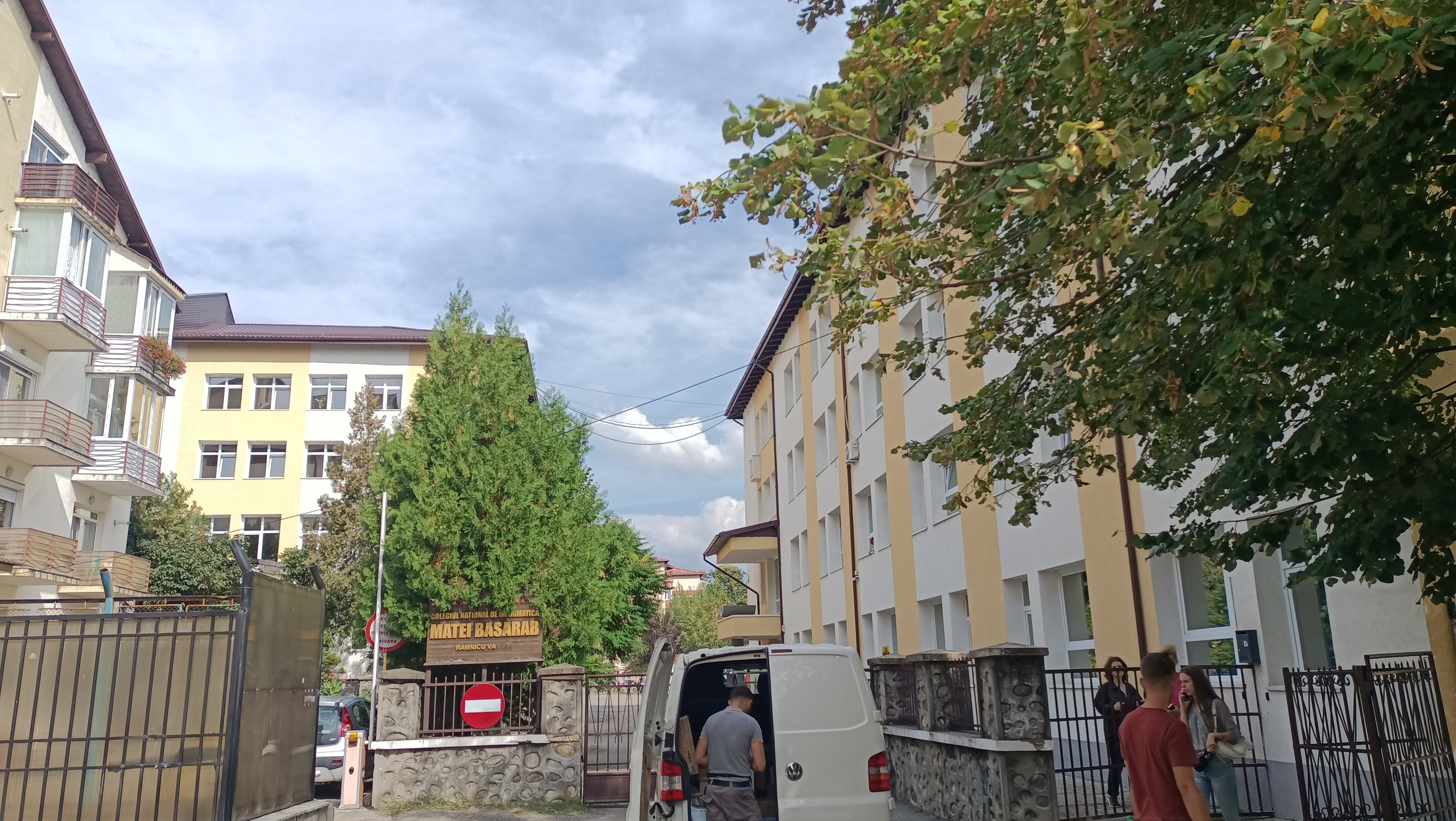 Elevul rebel al unui colegiu cunoscut provoacă problema din nou. Agresat un coleg: "Mi-e teamă că va omorî pe cineva" Elevul rebel al unui colegiu cunoscut provoacă problema din nou. Agresat un coleg: "Mi-e teamă că va omorî pe cineva"