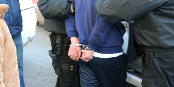 Cei doi indivizi care au omorât din bătaie un bărbat au fost reţinuţi 