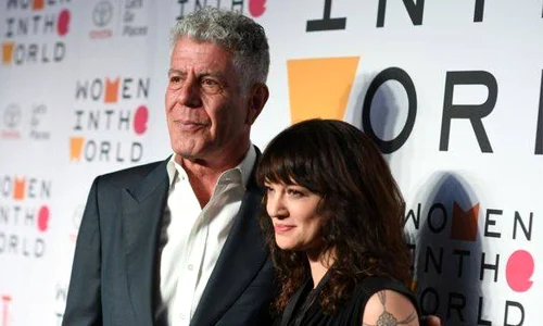 Anthony Bourdain si Asia Argento jpeg