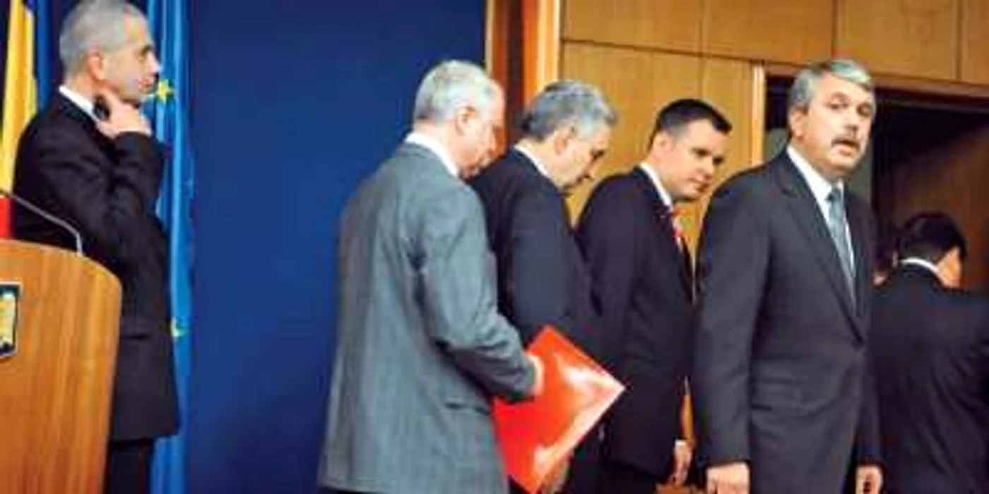 VIDEO După 290 de zile, alianţa PSD-PDL s-a destrămat