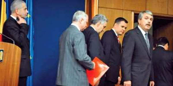 VIDEO După 290 de zile, alianţa PSD-PDL s-a destrămat