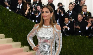 Cindy Crawford a fost „Mica Sirenă” la Met Gala jpeg