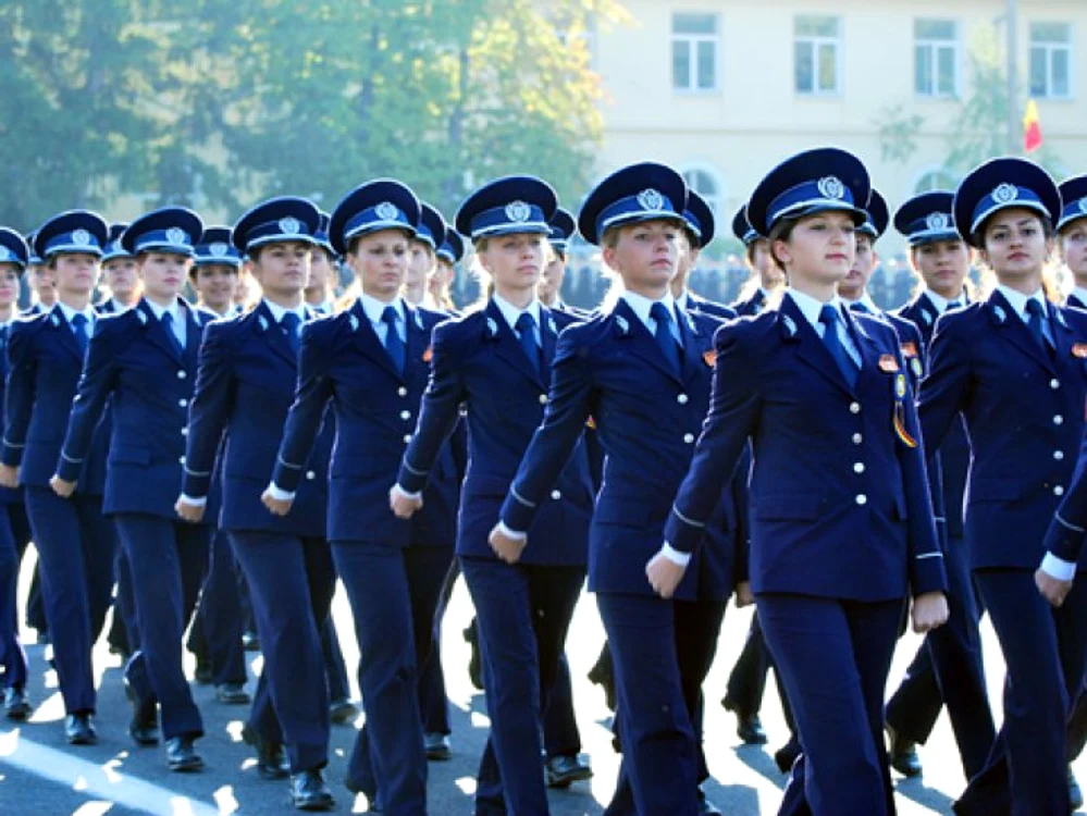 Locurile la școlile de agenți de poliție sunt ocupate la capacitate maximă cu peste 5.700 de elevi FOTO: adevarul.ro
