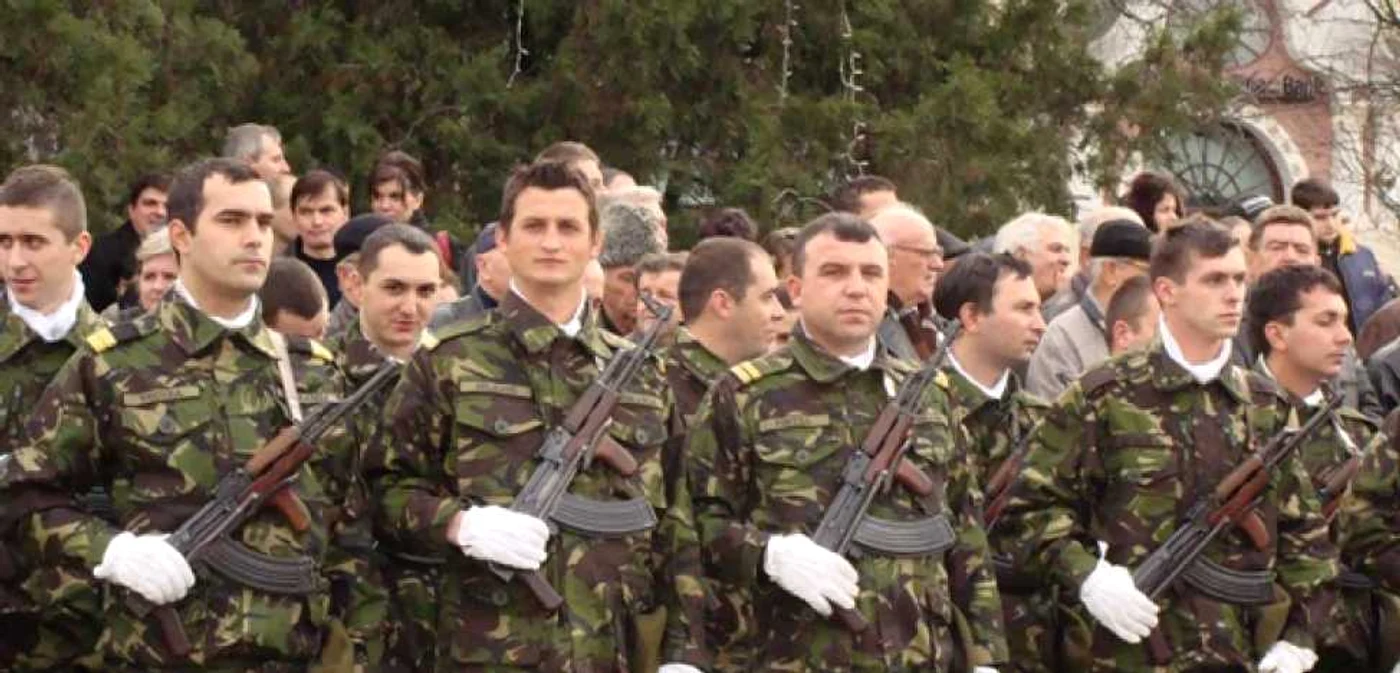 Militarii vor onora memoria eroilor de la revoluție