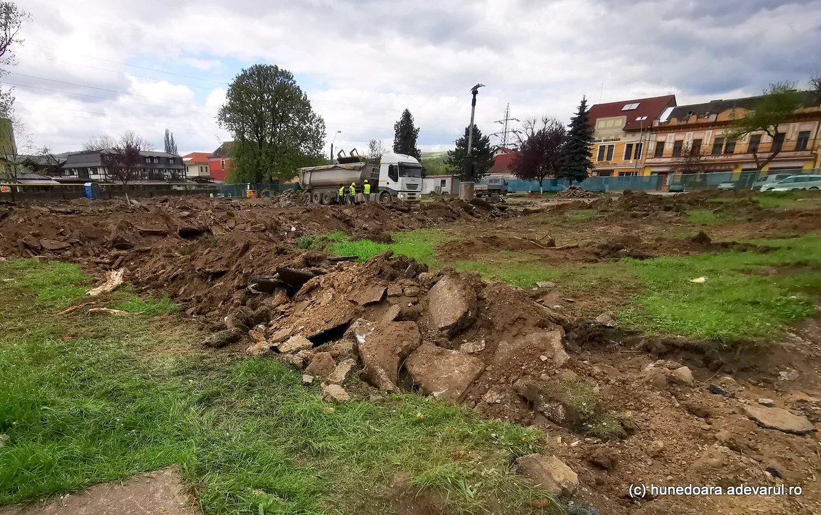 Centrul vechi din Hunedoara în șantier. Foto: Daniel Guță
