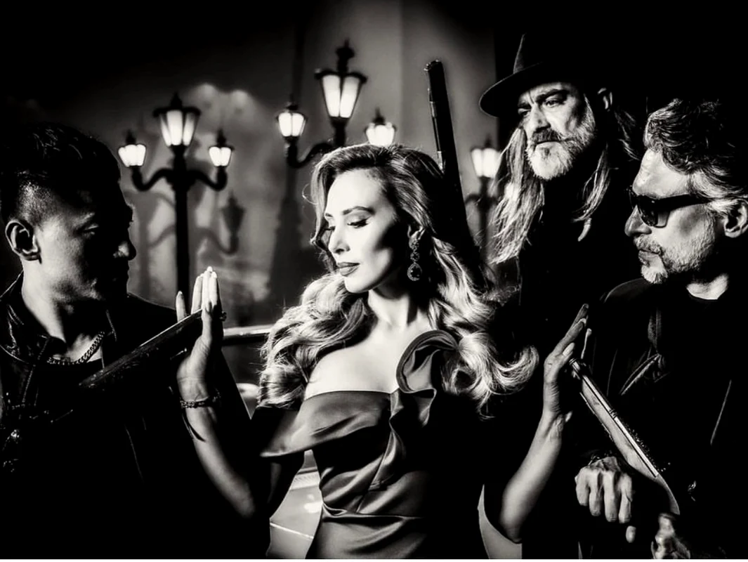 IIulia Vântur și-a lansat noul videoclip la piesa “Raat Baki”