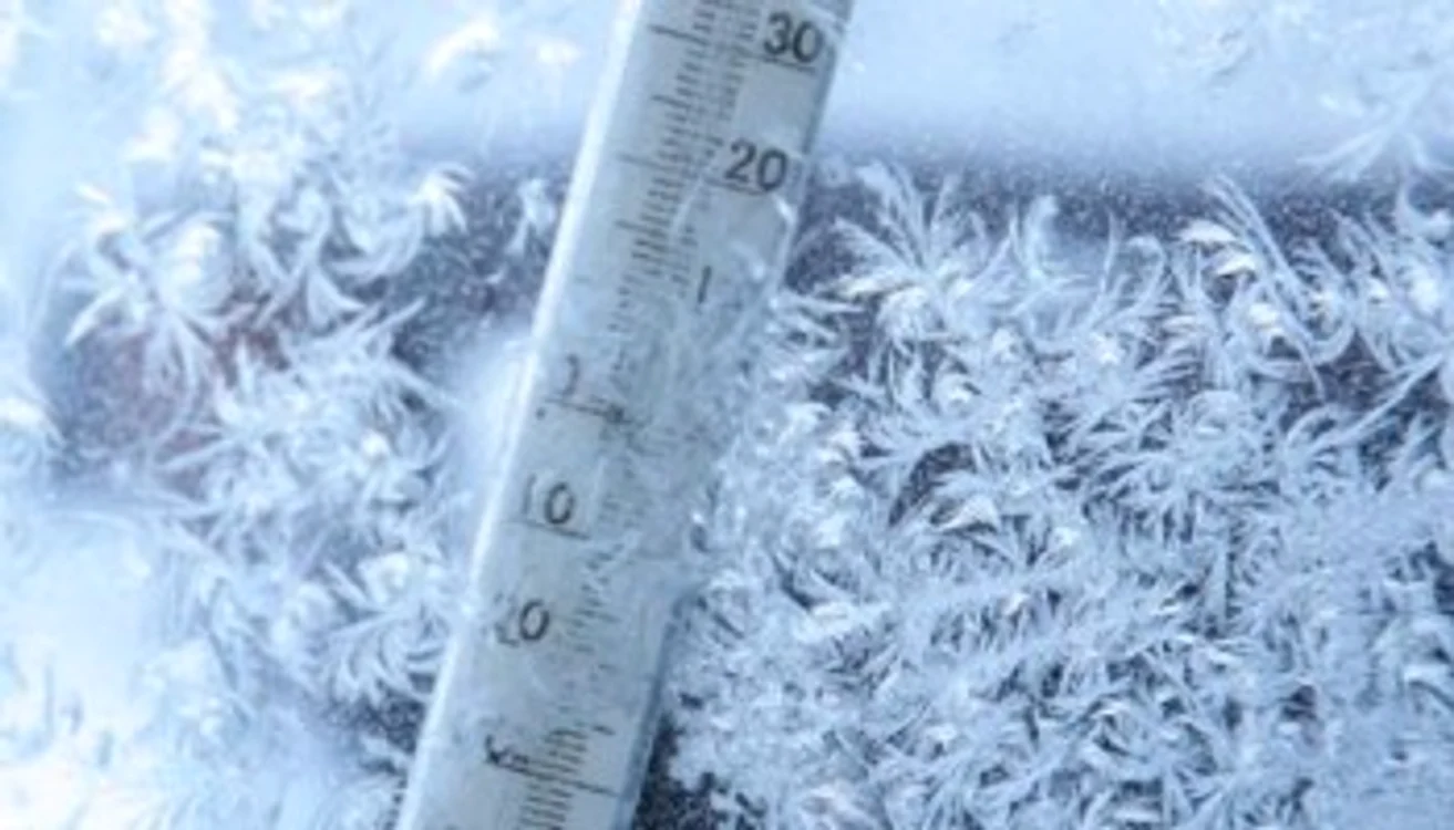 
    Termometrele au înregistrat temperaturi negative în toată țara, semn că iarna s-a instalat definitiv  