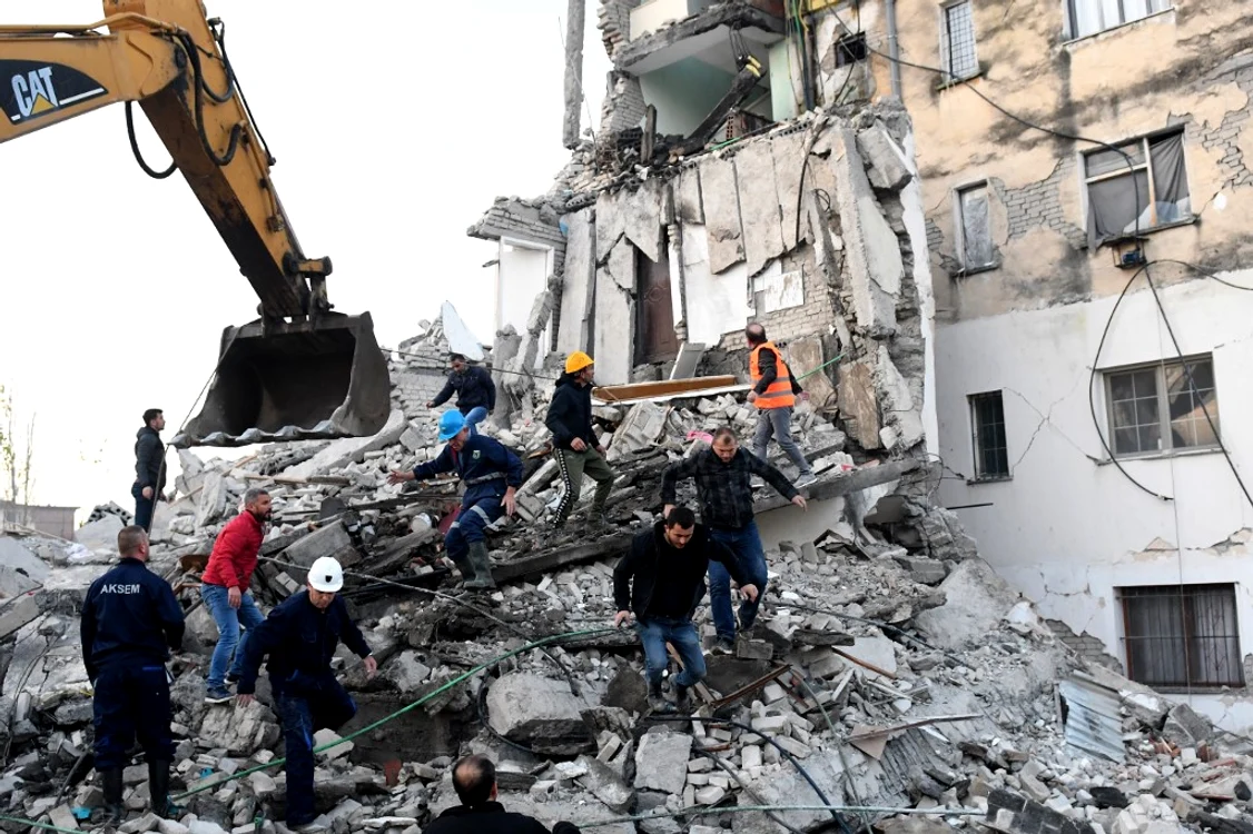 
    Mai multe clădiri s-au prăbușitFoto: AFP  