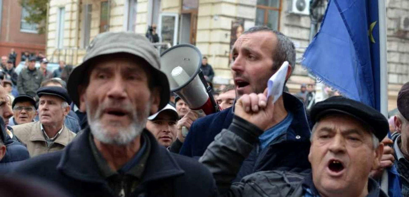 Cetăţenii sunt nemulţumiţi de scumpirea nivelului de trai în
Republica Moldova. FOTO Alexandru Tarlev