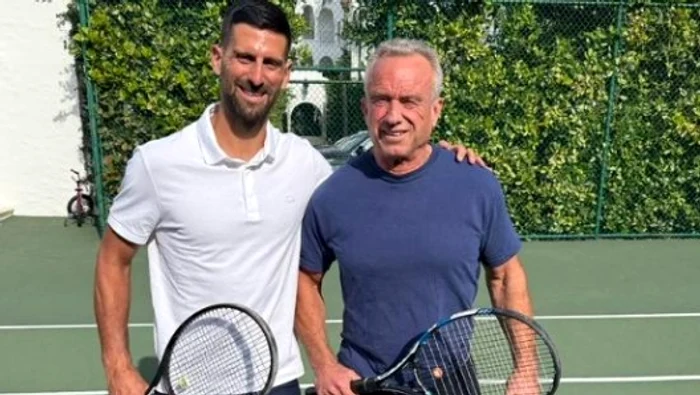 „Nole”, lângă ministrul Sănătății din SUA