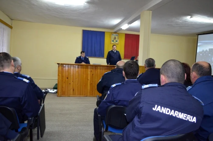 Inspectorul şef, general de brigadă Costel Gavrilă a acordat diplome de merit unor cadre militare ale unităţii