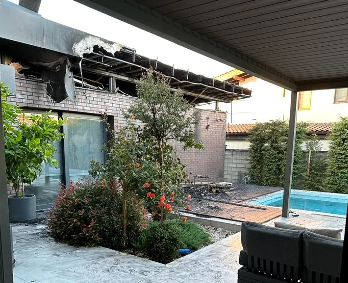 Incendiul a fost stins înainte de a se extinde la casa în care dormea proprietarul cu familia