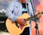Ducu Bertzi, solist de muzică folk