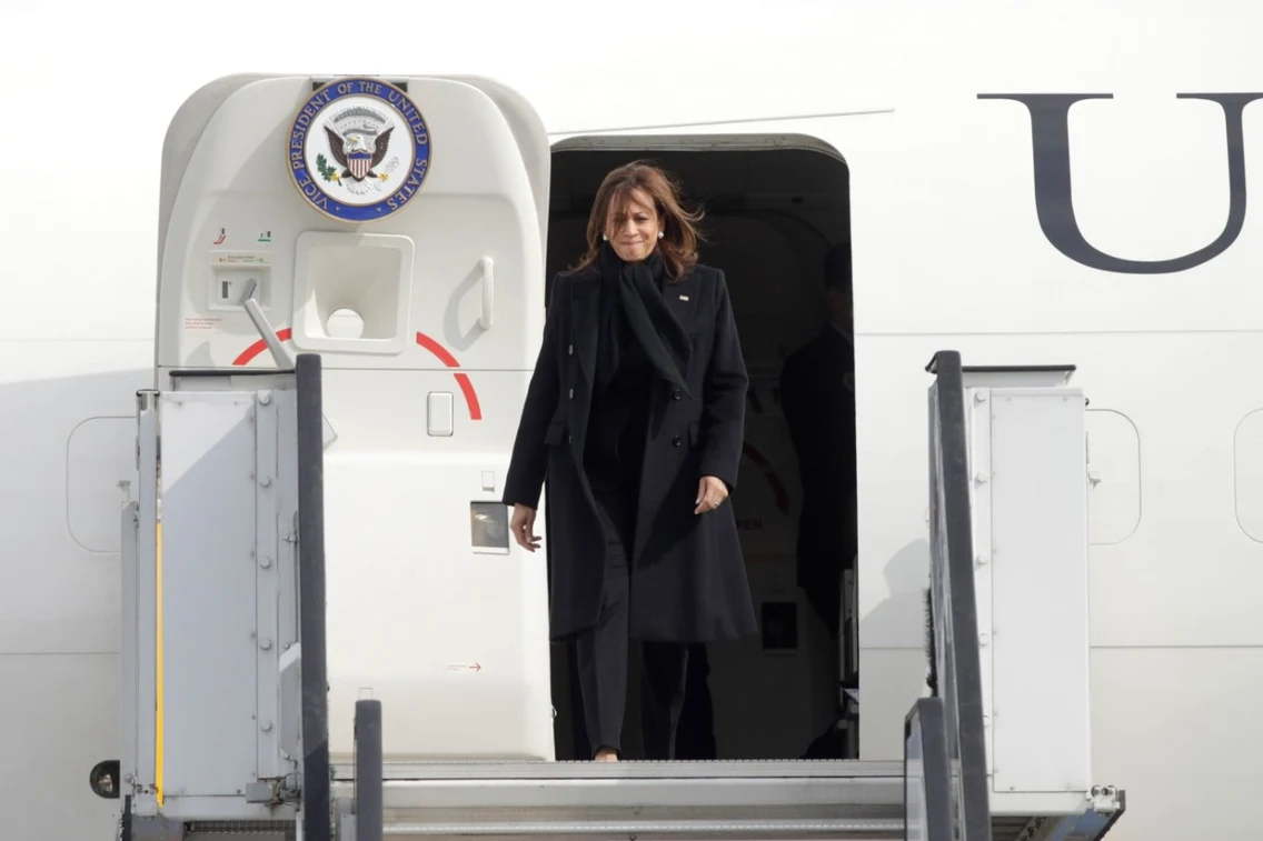 Vicepresedinte Statele Unite ale Americii Kamala Harris aeroport Henri Coanda Otopeni 11 martie 2022 FOTO Inquam Photos / George Călin