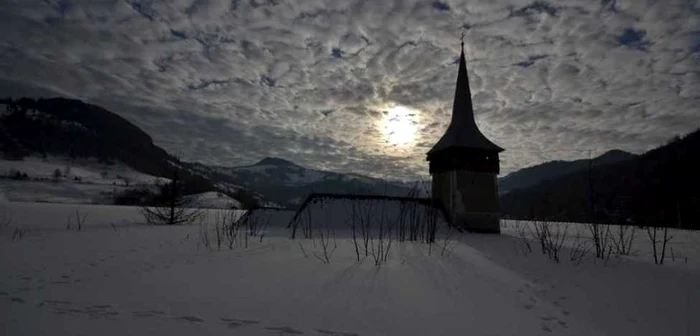 Biserica din lacul de steril 