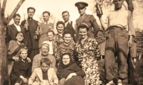 Preot trimis în lagăr pentru că i a apărat pe ţărani jpeg