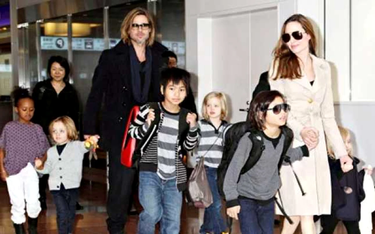 Clanul Jolie-Pitt  FOTO dailymail.co.uk