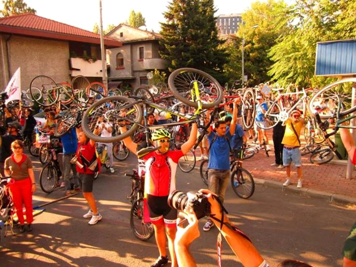 Pe 21 septembrie, bicicliştii bucureşteni vor milita pentru piste de bicicletă în Capitală. FOTO Facebook Comunitatea Bicicliştilor din România