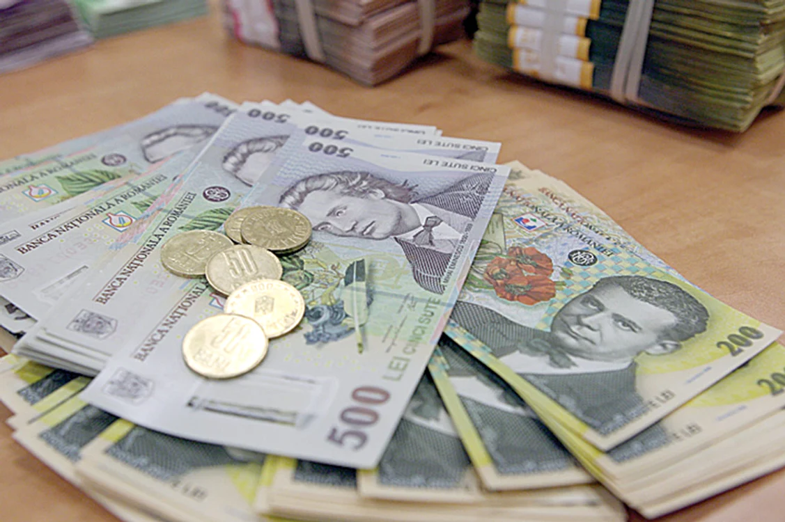 
    O altă modificare  agreată de liderii politici  a fost eliminarea taxei pe  stâlp, de la 1 ianuarie 2017  
