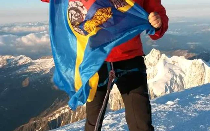 Steagul Baii Mari a ajuns pe Mont Blanc