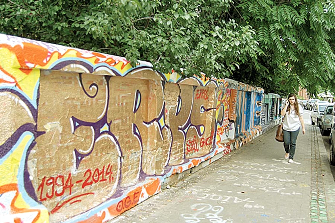 Nici un locşor nu  a scăpat de spray-urile  artiştilor stradali
