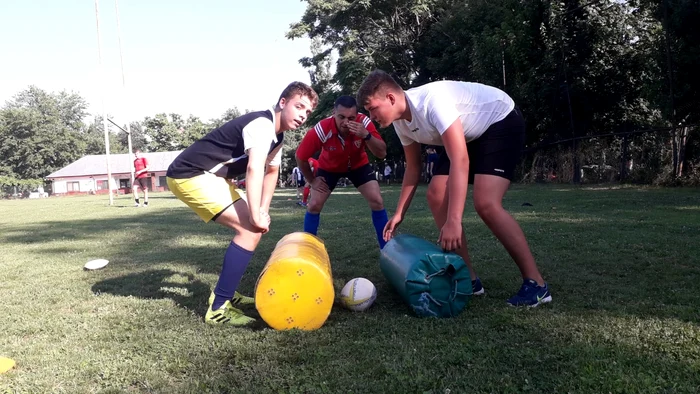 Maxi Duţă şi Andrei Cîrlescu sunt conducătorii echipei