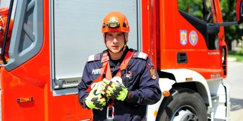 pui de barza pompieri Galati