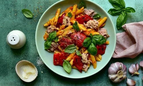 Paste cu ardei shutterstock 1812202996 jpg