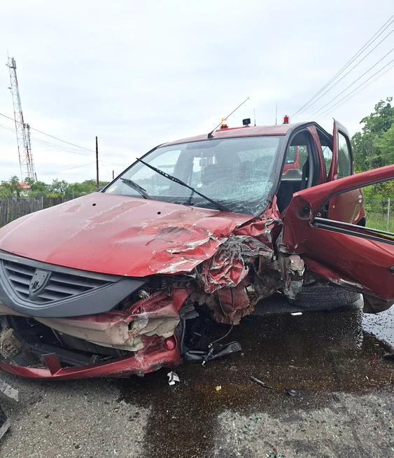 Accident la Cotmeana. FOTO ISU Argeș