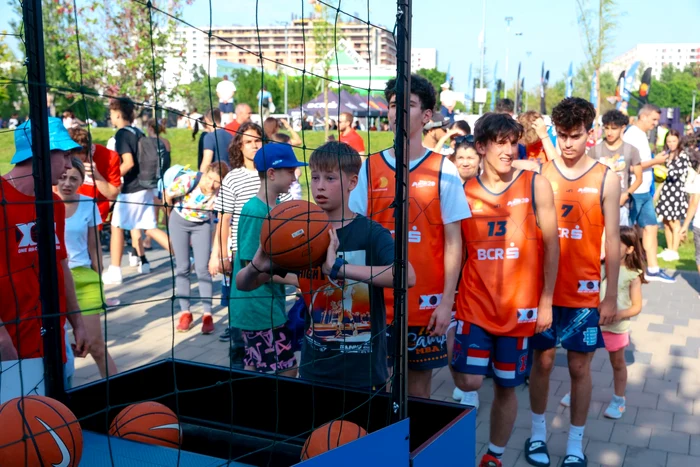 Concursurile pentru fani vor fi prezente de-a lungul tuturor celor trei zile