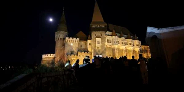 castelul corvinilor hunedoara 