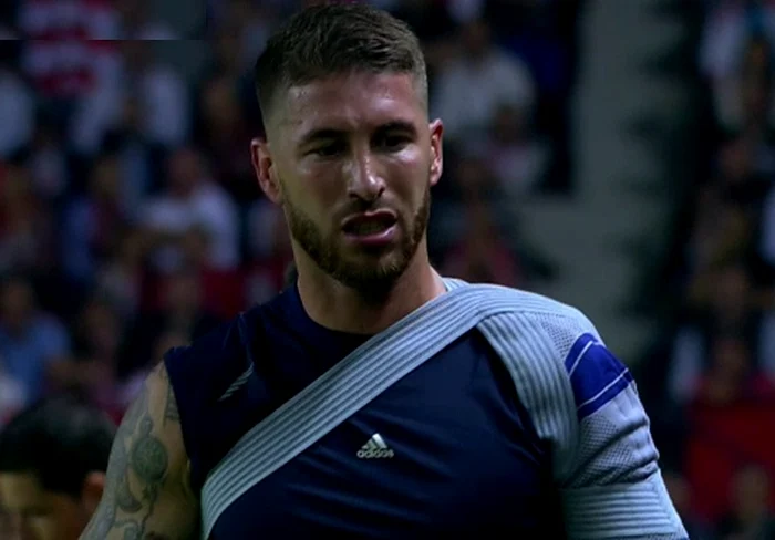 
    Fundaşul Realului s-a accidentat stupid în meciul cu Sevilla, chiar la faza în urma căreia a deschis scorulFoto Click!  