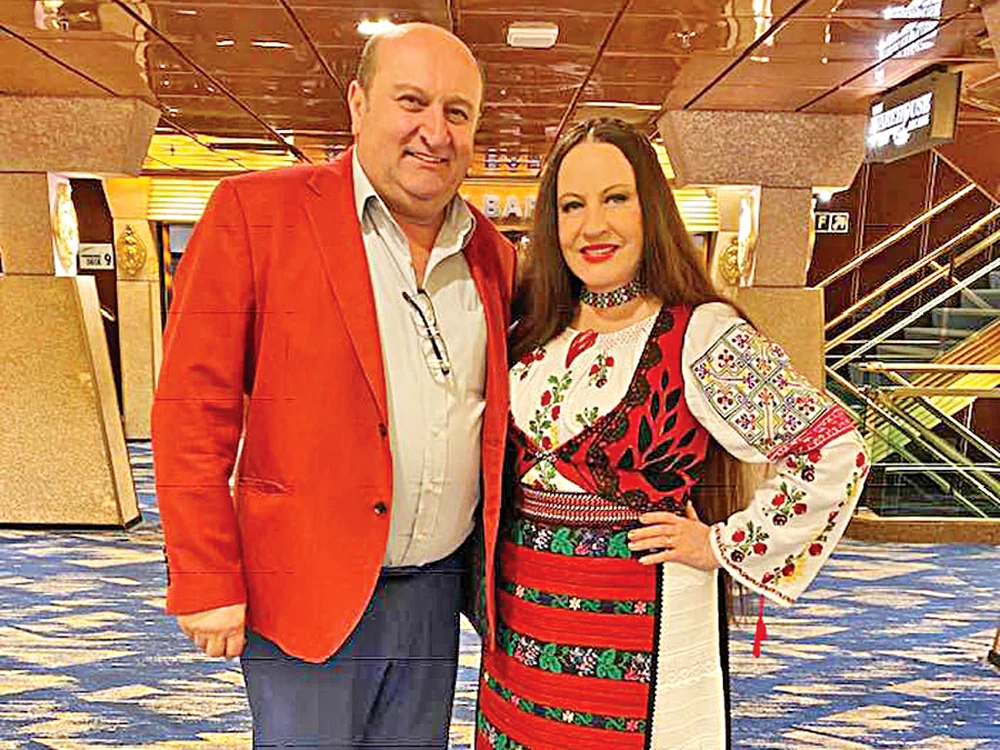 
    Bebe Mihu este și  impresarul Mariei  Dragomiroiu   
