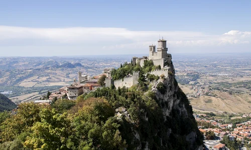 1 castle of san marino 3880525 1280 jpg jpeg